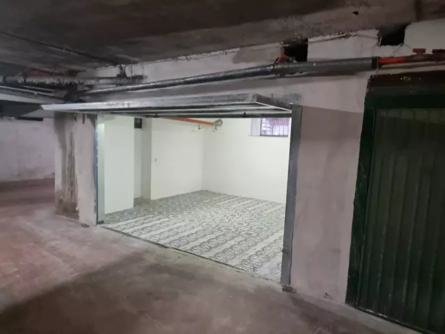 Immagine 4 di Box auto in vendita  in Via Costanzo Casana 242 a Roma