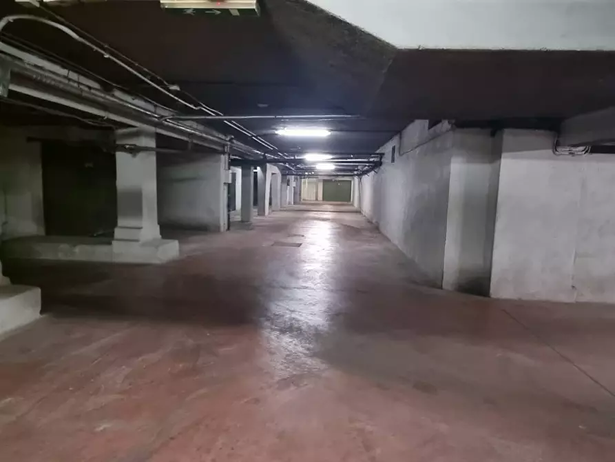 Immagine 9 di Box auto in vendita  in Via Costanzo Casana 242 a Roma