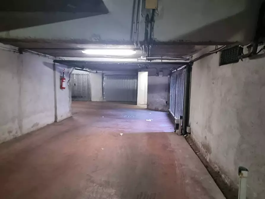 Immagine 10 di Box auto in vendita  in Via Costanzo Casana 242 a Roma