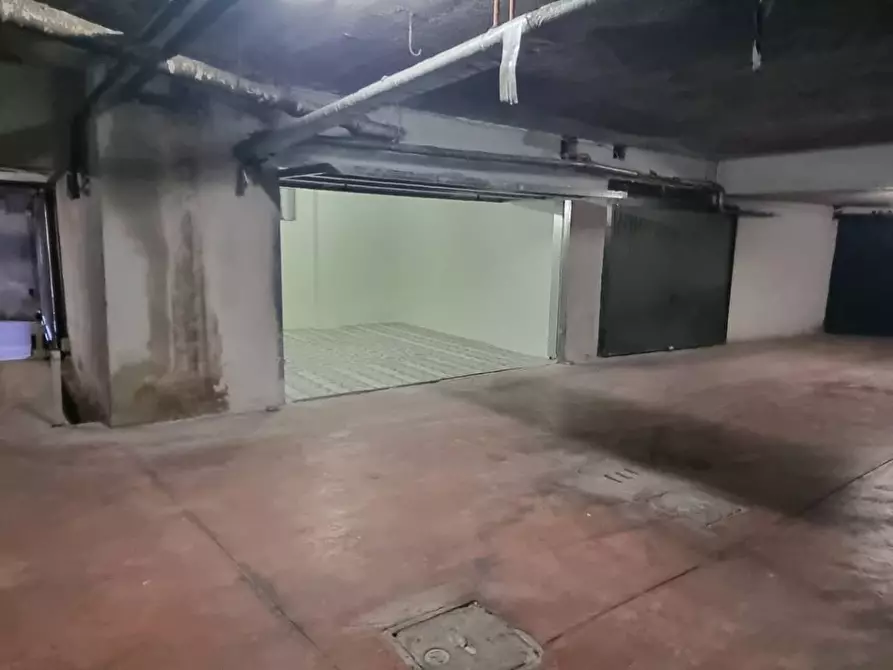 Immagine 12 di Box auto in vendita  in Via Costanzo Casana 242 a Roma
