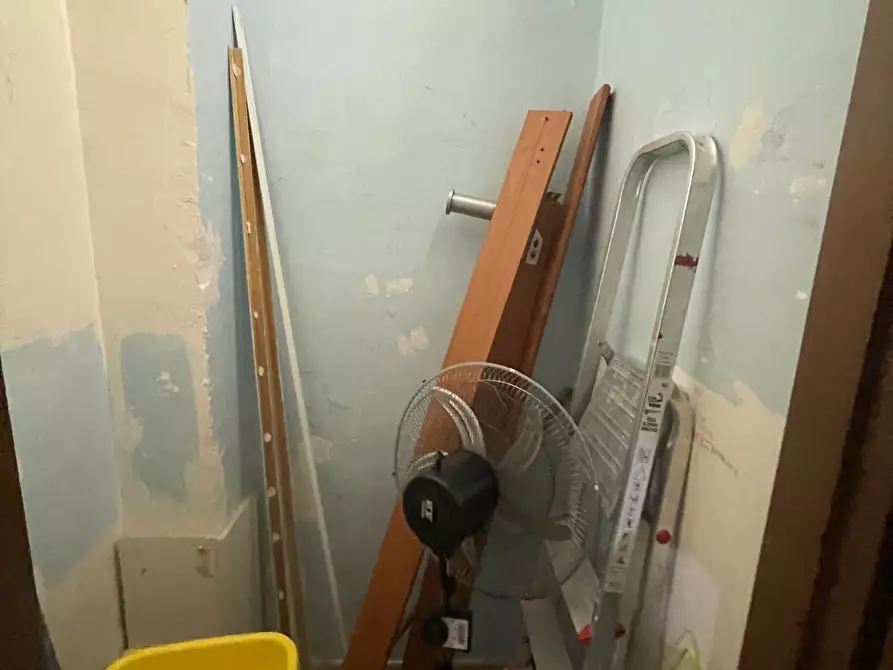 Immagine 14 di Appartamento in vendita  in Via La Spezia a Pomezia