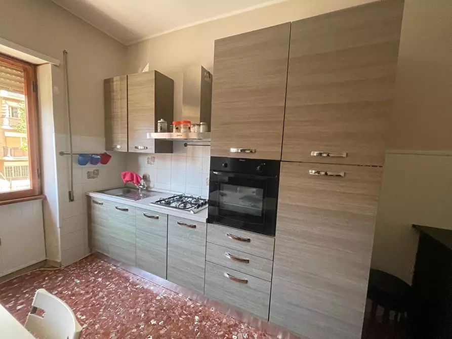 Immagine 6 di Appartamento in vendita  in Via La Spezia a Pomezia