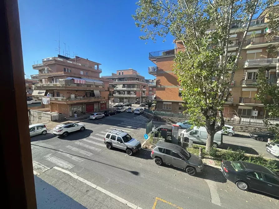 Immagine 13 di Appartamento in vendita  in Via La Spezia a Pomezia