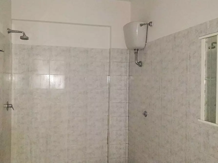 Immagine 28 di Attico in vendita  in Via Fratelli Bandiera a Pomezia