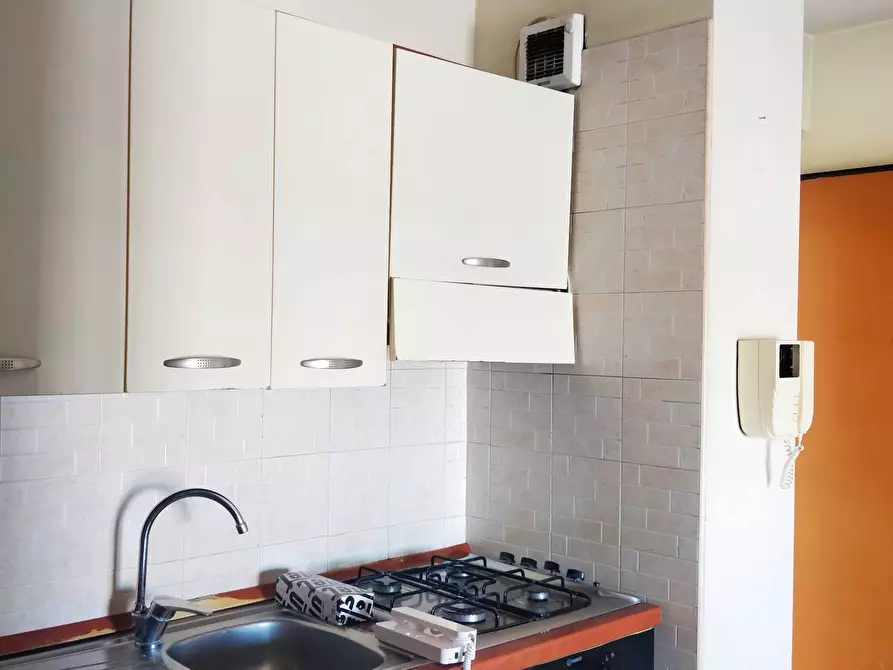 Immagine 5 di Attico in vendita  in Via Fratelli Bandiera a Pomezia