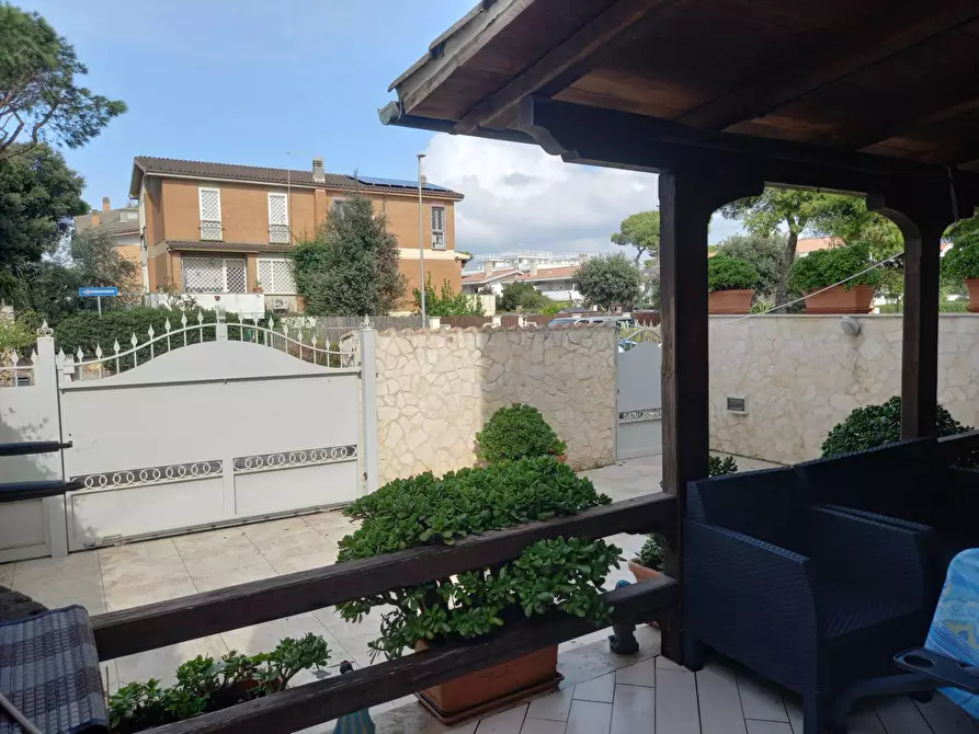 Immagine 1 di Appartamento in vendita  in via Portorose a Fiumicino