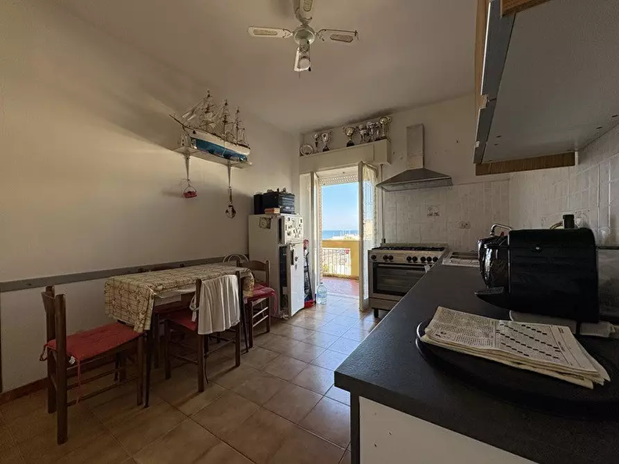 Immagine 13 di Appartamento in vendita  in Lungomare delle Meduse a Pomezia