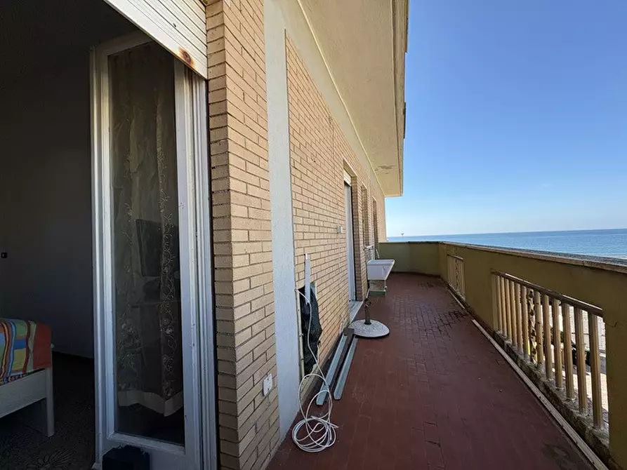 Immagine 28 di Appartamento in vendita  in Lungomare delle Meduse a Pomezia