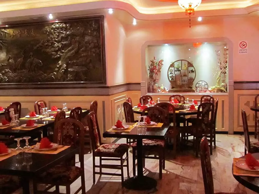 Immagine 10 di Attività commerciale in affitto  in via dei velieri 40 a Roma