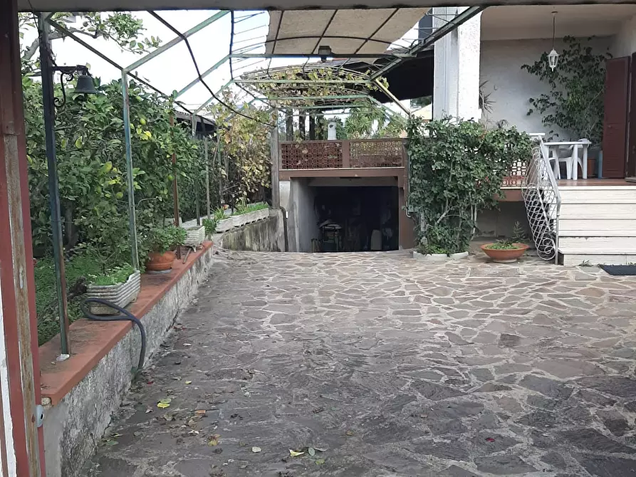 Immagine 8 di Villa in vendita  in Via Tanaro 91 a Roma