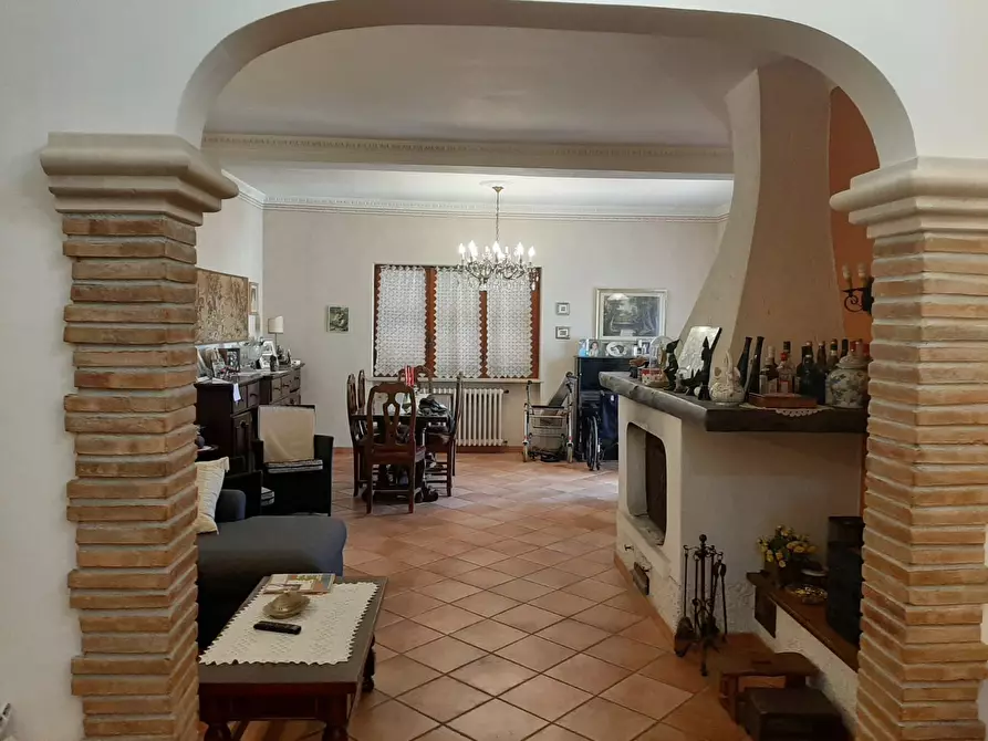 Immagine 2 di Villa in vendita  in Via Tanaro 91 a Roma