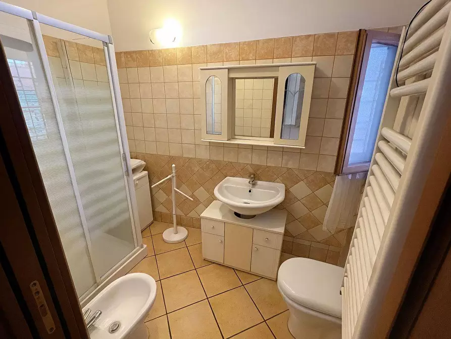 Immagine 10 di Casa semindipendente in vendita  in via Svezia a Pomezia