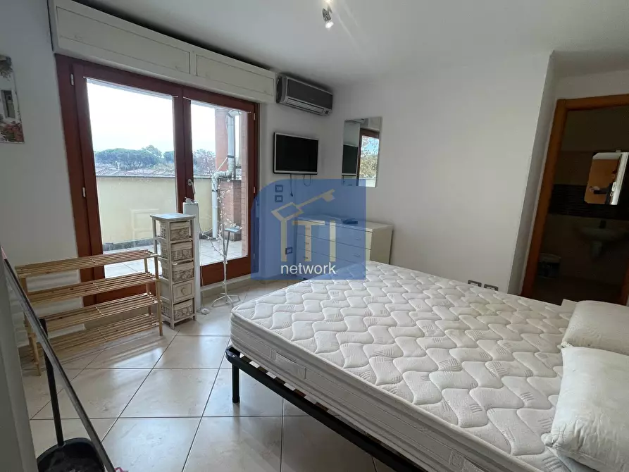 Immagine 9 di Attico in vendita  in Via Francesco Fogolla a Roma