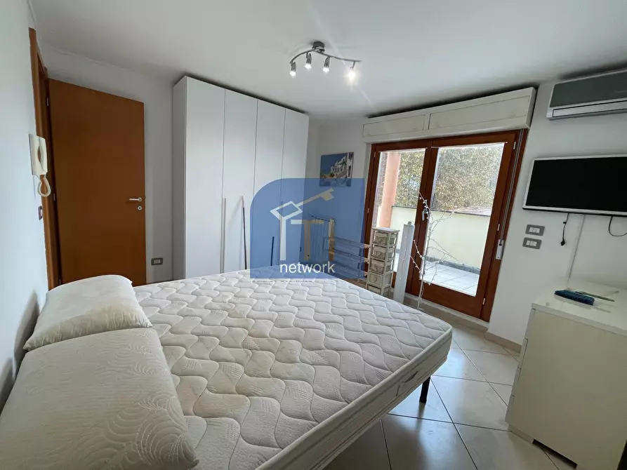 Immagine 8 di Attico in vendita  in Via Francesco Fogolla a Roma