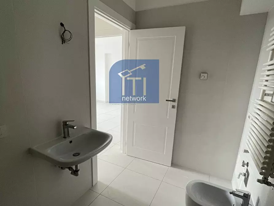 Immagine 21 di Appartamento in vendita  in Via Del Mare a Pomezia