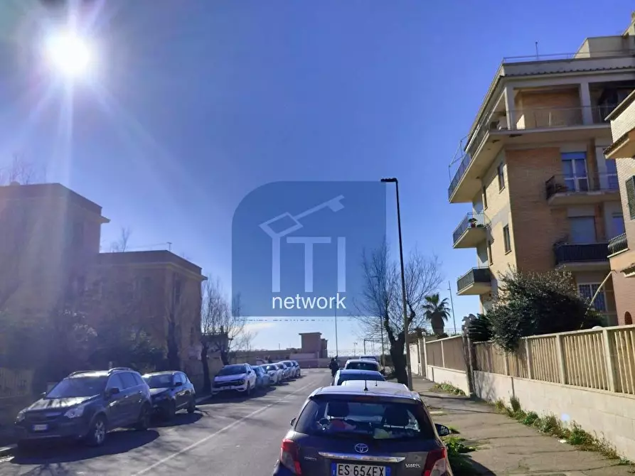 Immagine 33 di Appartamento in vendita  in Via Delle Oceanine 12 a Roma