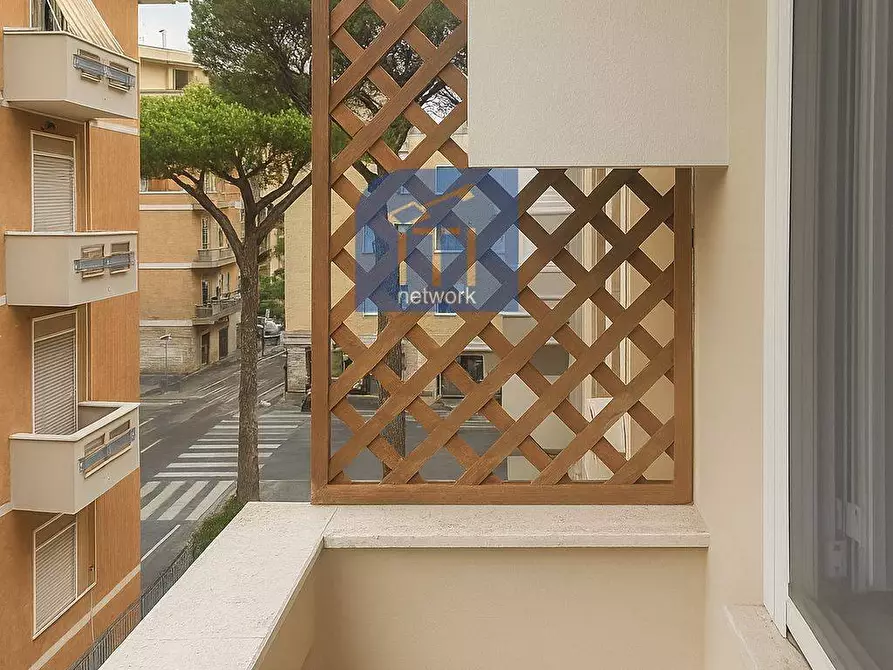 Immagine 3 di Appartamento in vendita  in Via Alessandro Piola Caselli a Roma