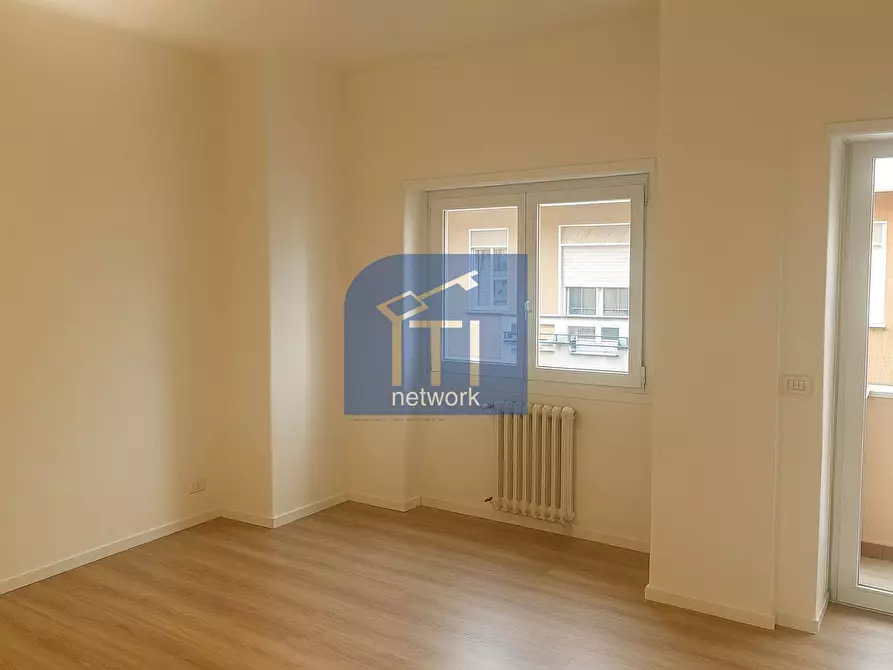 Immagine 4 di Appartamento in vendita  in Via Alessandro Piola Caselli a Roma