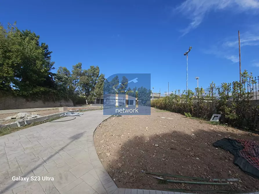 Immagine 1 di Casa semindipendente in vendita  in via del mare a Pomezia