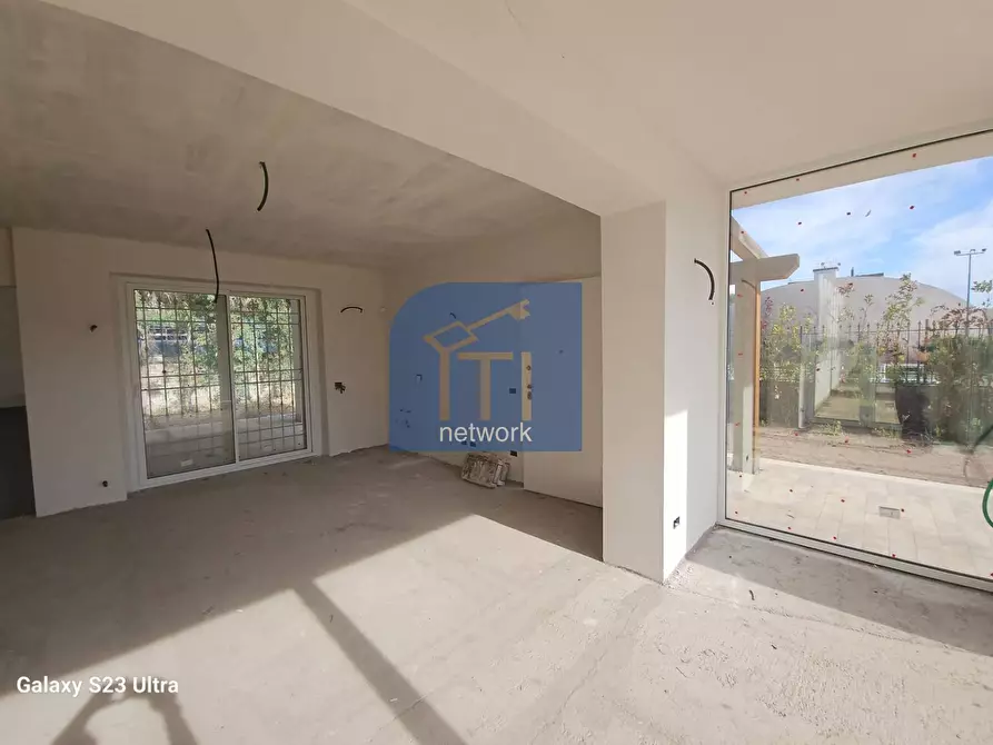 Immagine 9 di Casa semindipendente in vendita  in via del mare a Pomezia