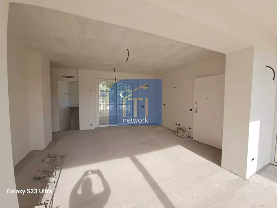 Immagine 11 di Casa semindipendente in vendita  in via del mare a Pomezia