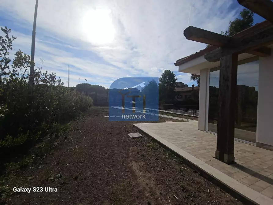 Immagine 26 di Casa semindipendente in vendita  in via del mare a Pomezia