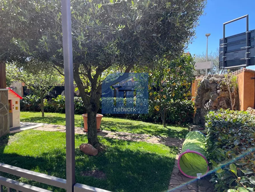 Immagine 3 di Villetta a schiera in vendita  in Via della Maggiona a Pomezia