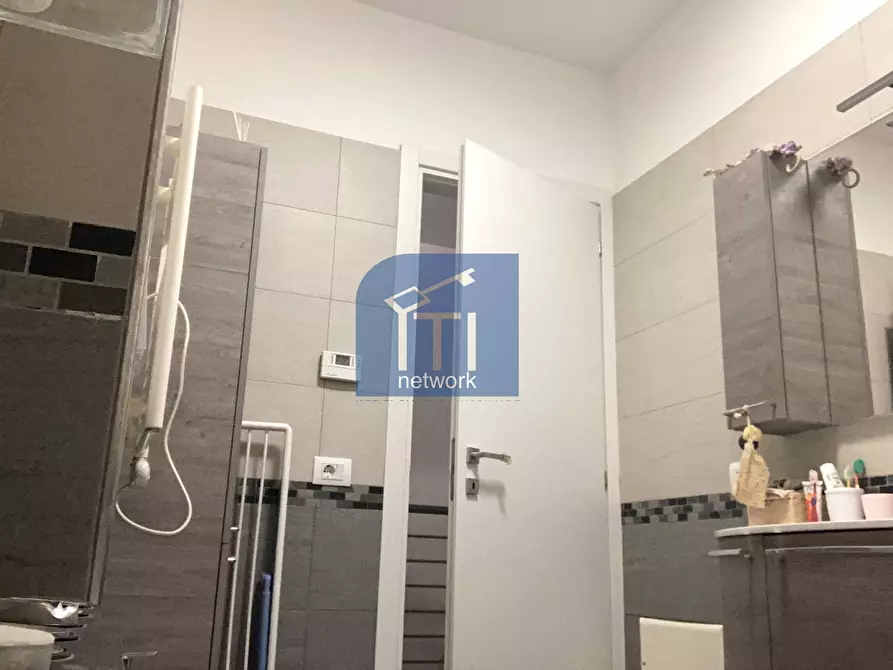 Immagine 26 di Appartamento in vendita  in via vicolungo a Roma