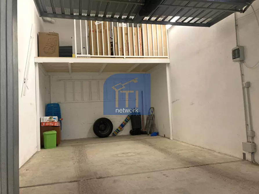 Immagine 33 di Appartamento in vendita  in via vicolungo a Roma