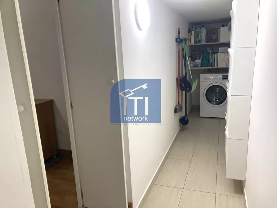 Immagine 16 di Appartamento in vendita  in via vicolungo a Roma