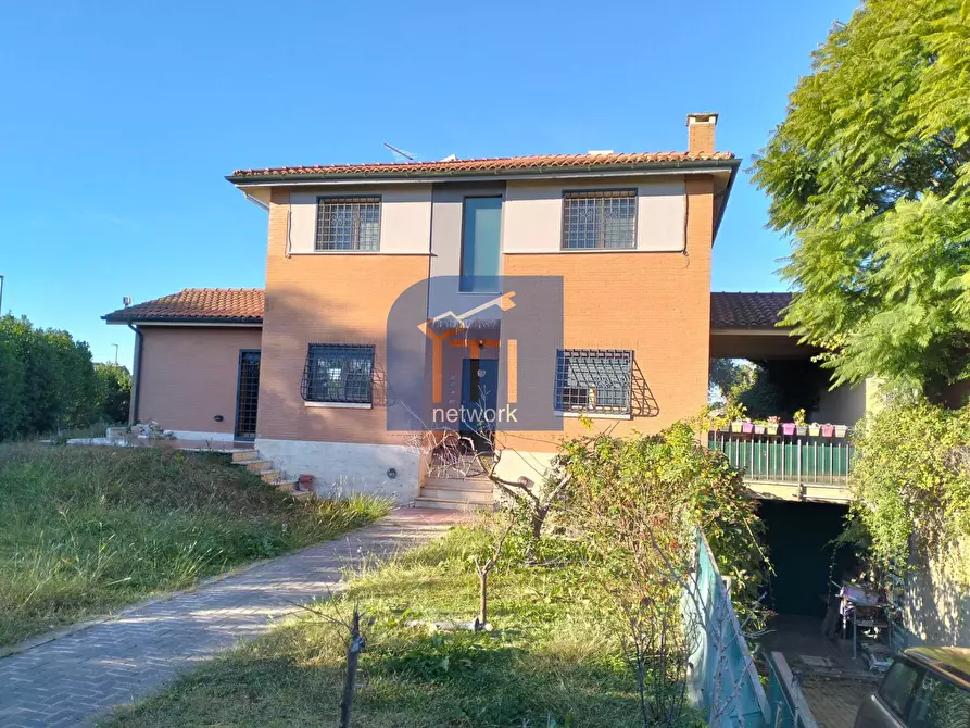 Immagine 2 di Villa in vendita  in Via Luigi Chiarini a Roma