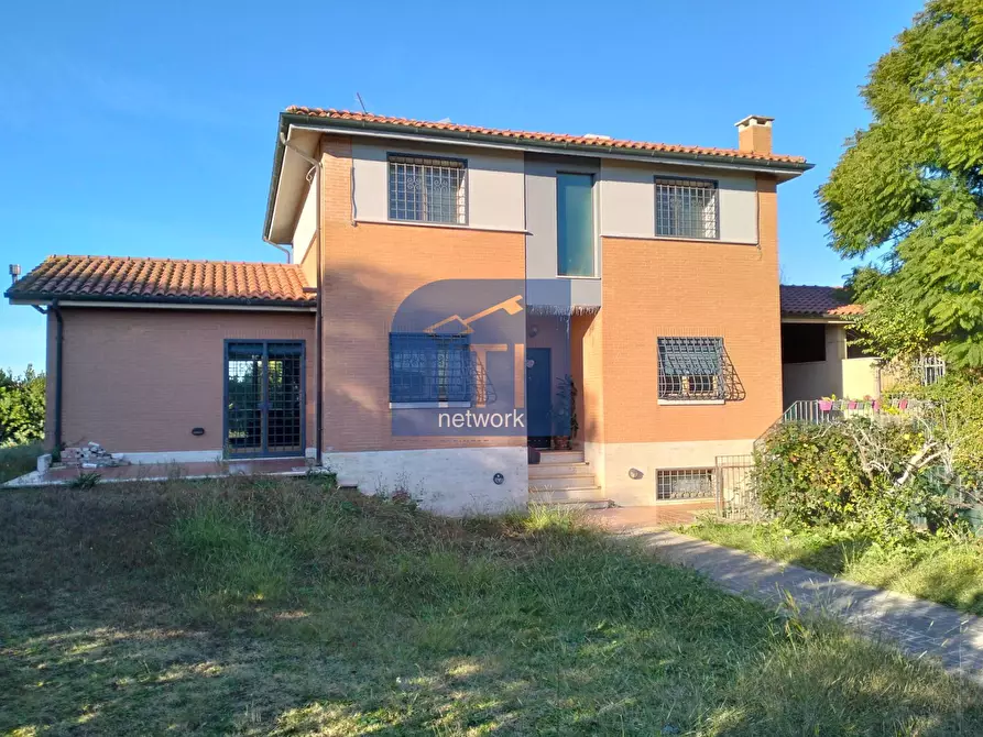 Immagine 3 di Villa in vendita  in Via Luigi Chiarini a Roma
