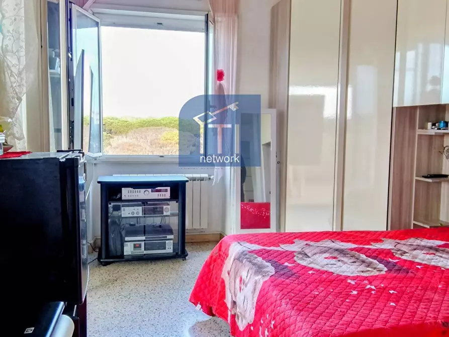 Immagine 14 di Attico in vendita  in Via Delle Baleari a Roma