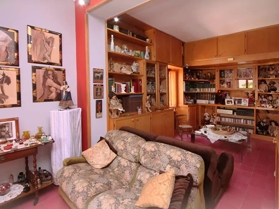 Immagine 15 di Villa in vendita  in viale nuova california a Ardea