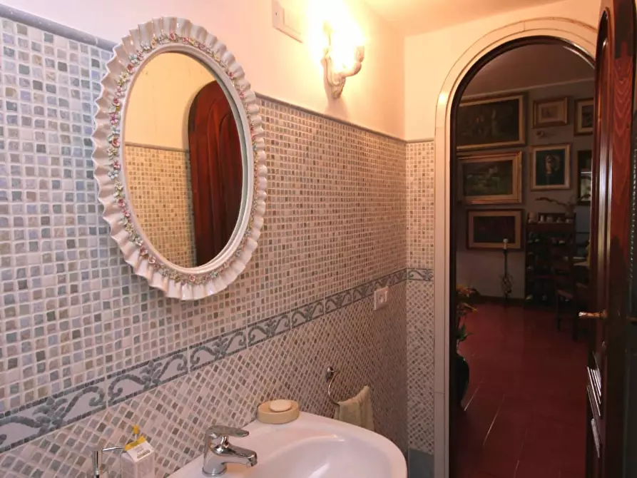 Immagine 27 di Villa in vendita  in viale nuova california a Ardea