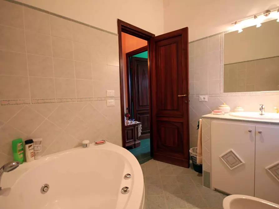 Immagine 28 di Villa in vendita  in viale nuova california a Ardea