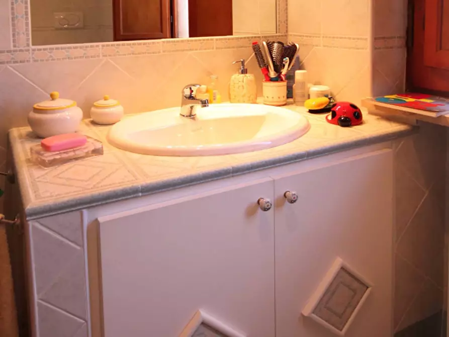 Immagine 30 di Villa in vendita  in viale nuova california a Ardea