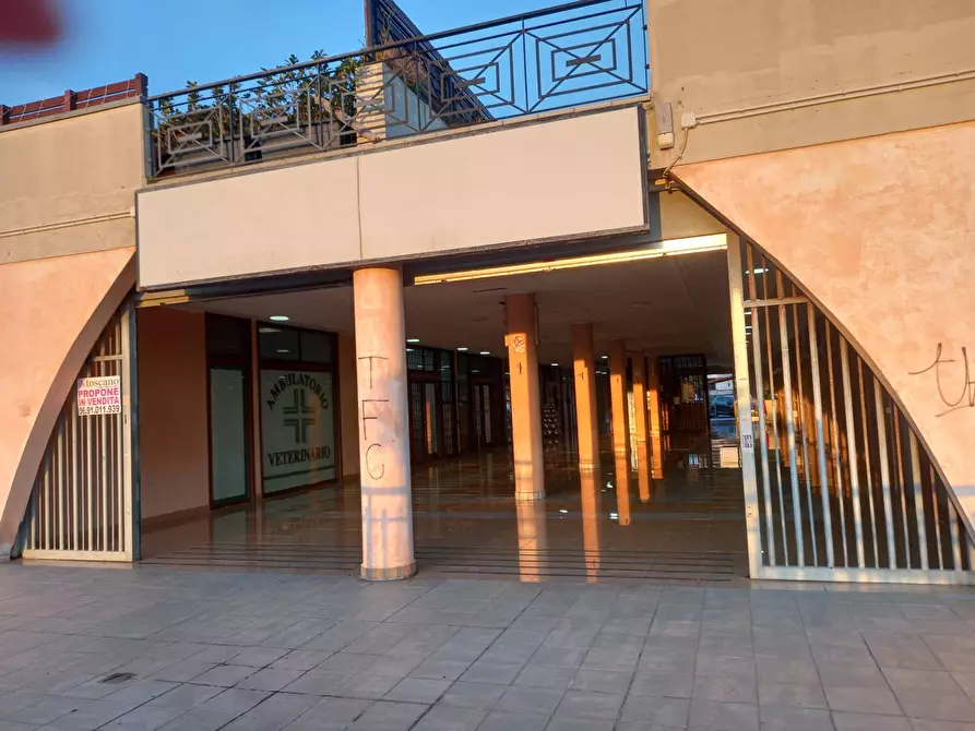 Immagine 1 di Locale commerciale in vendita  in via Frosinone a Ardea