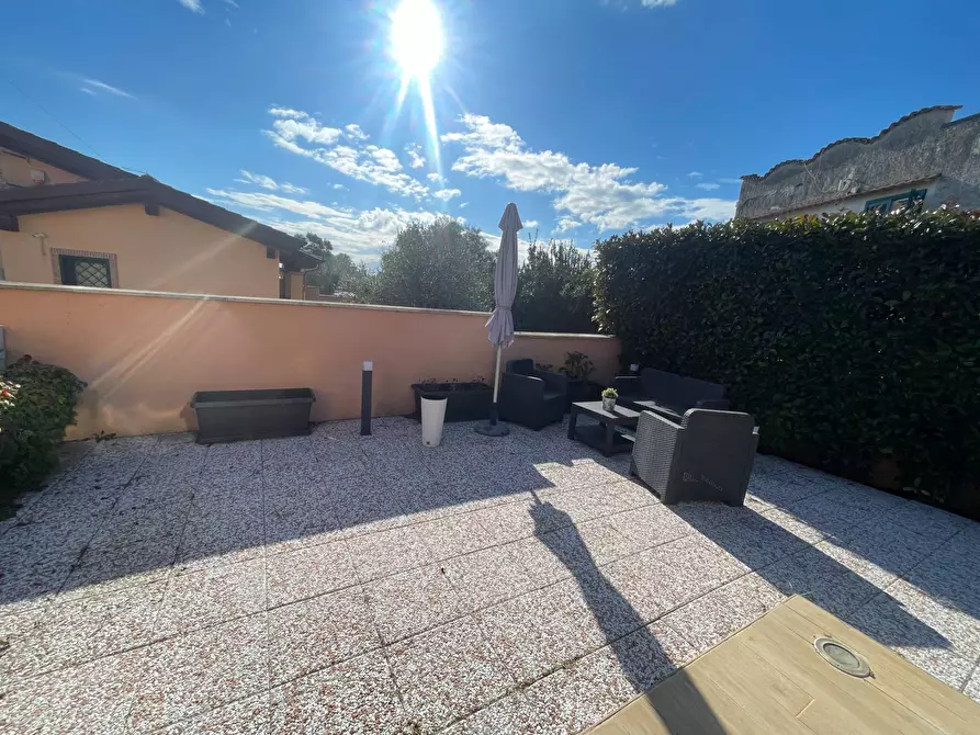 Immagine 21 di Casa semindipendente in vendita  in via campodicarne a Ardea