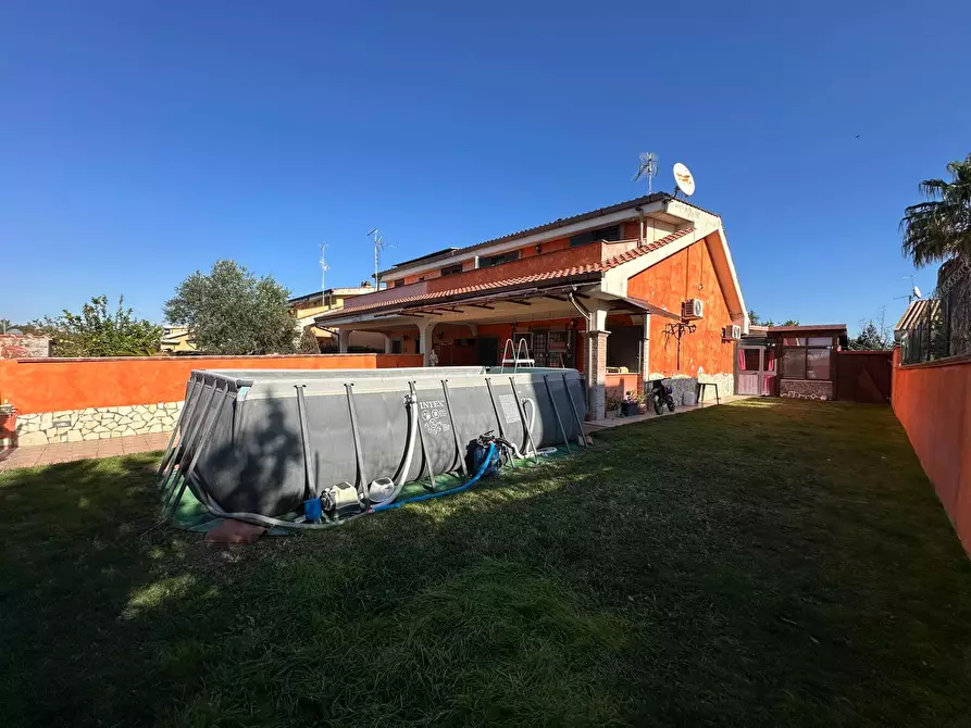 Immagine 5 di Casa semindipendente in vendita  in Via Foglia a Ardea