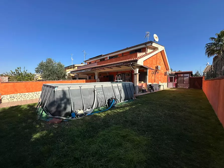 Immagine 2 di Casa semindipendente in vendita  in Via Foglia a Ardea
