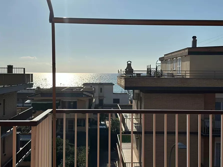 Immagine 17 di Attico in vendita  in via svezia a Pomezia