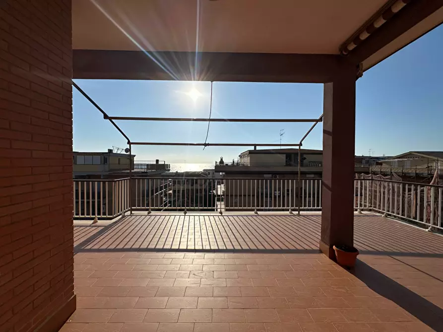 Immagine 31 di Attico in vendita  in via svezia a Pomezia