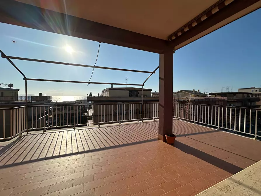 Immagine 3 di Attico in vendita  in via svezia a Pomezia