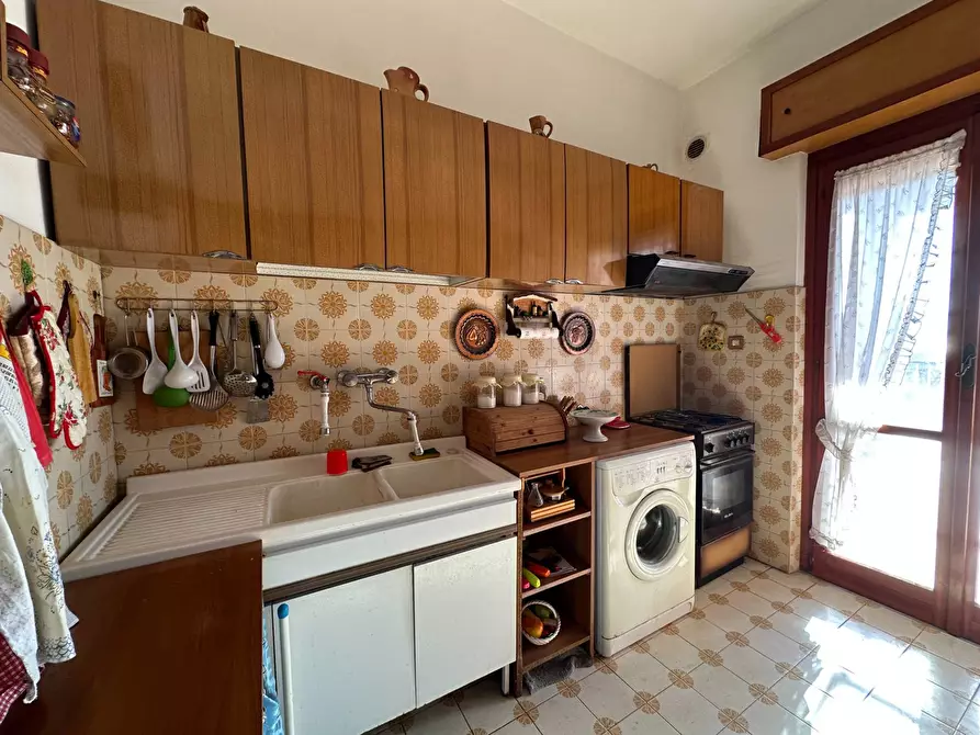 Immagine 26 di Attico in vendita  in via svezia a Pomezia