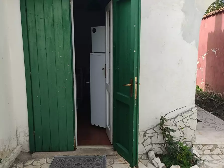 Immagine 3 di Villa in vendita  in Viale Nuova California a Ardea