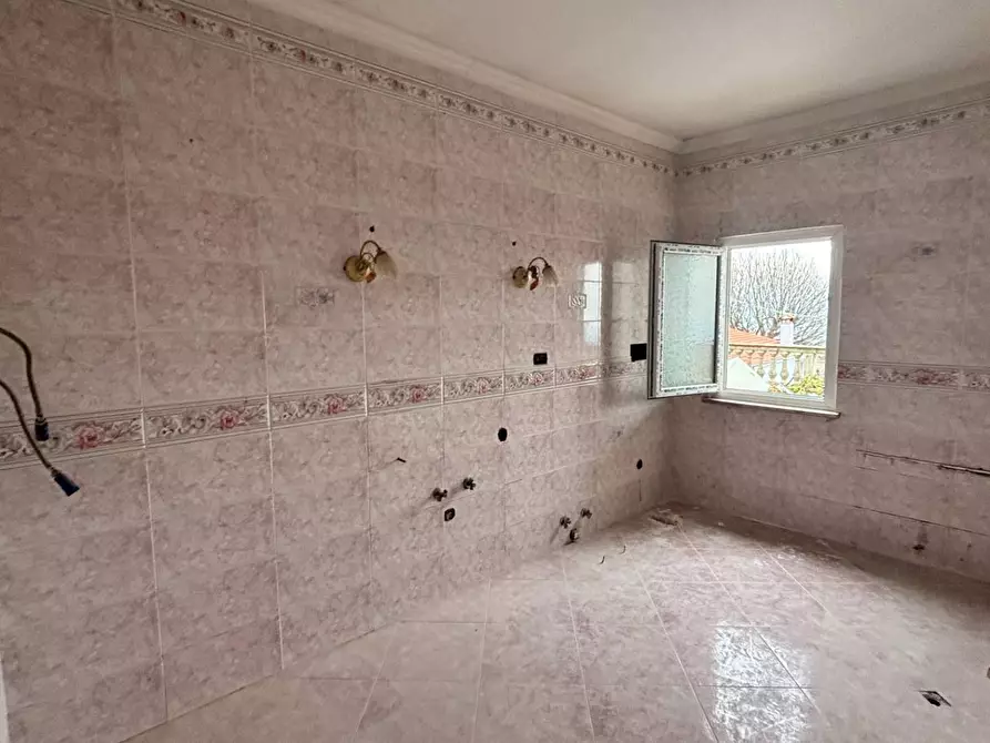 Immagine 49 di Villa in vendita  in via tevola a Velletri