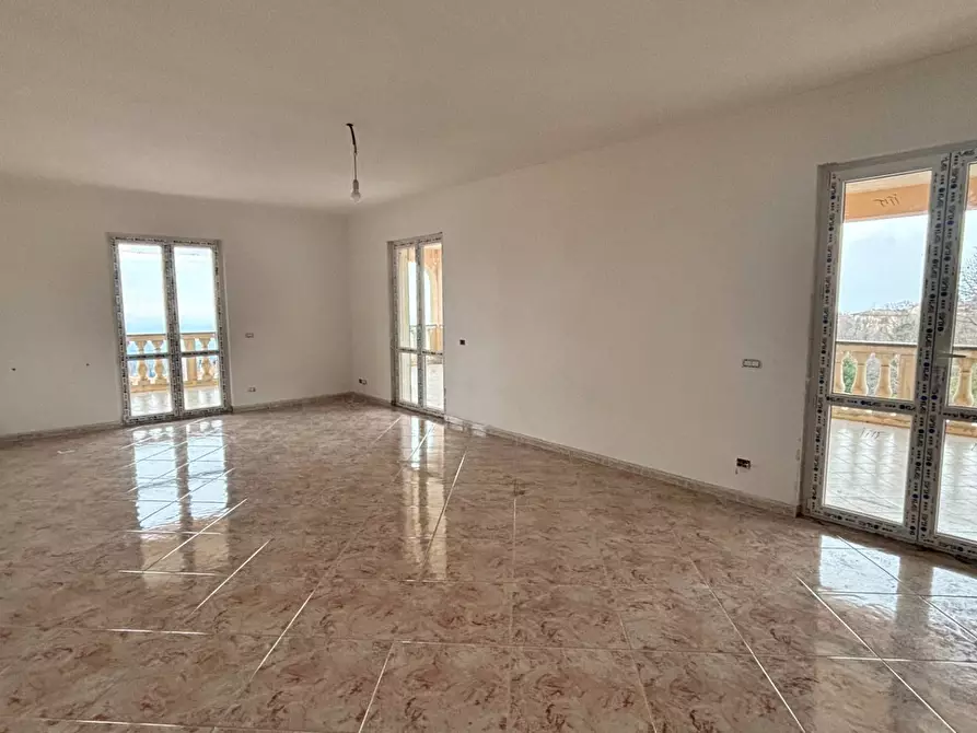 Immagine 24 di Villa in vendita  in via tevola a Velletri