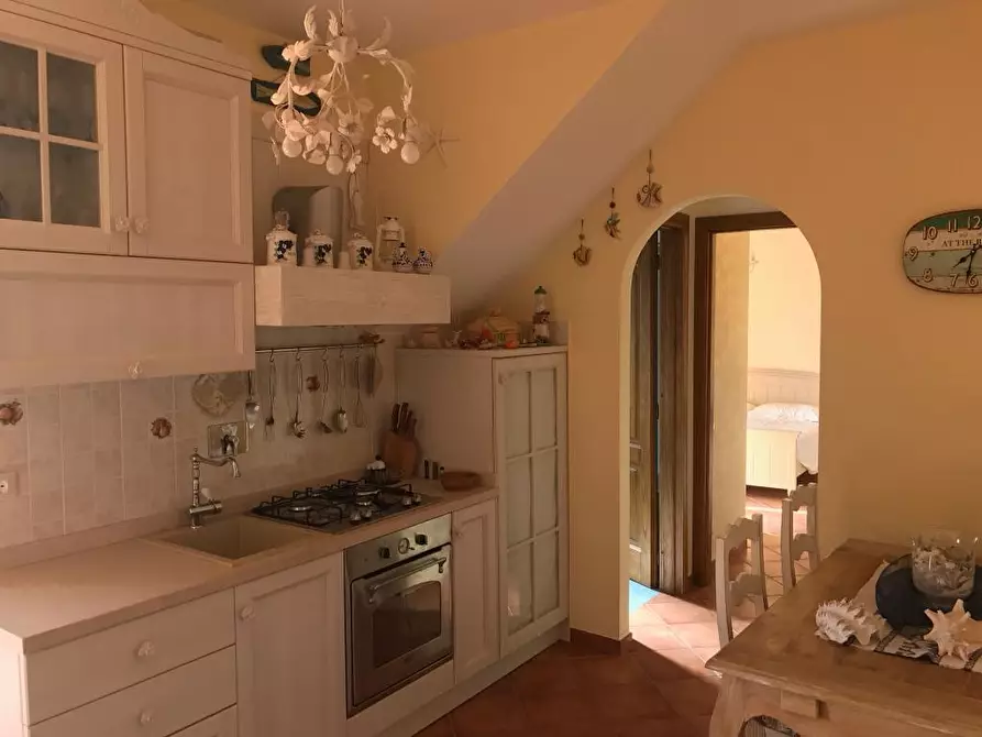 Immagine 2 di Appartamento in vendita  in via Atrani a Fiumicino