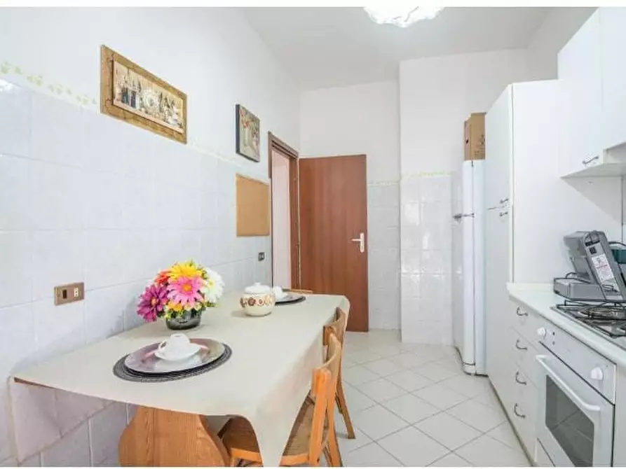 Immagine 6 di Appartamento in vendita  in Via Antonio Forni a Roma